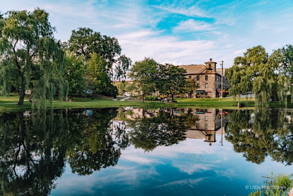 walking tour perth ontario