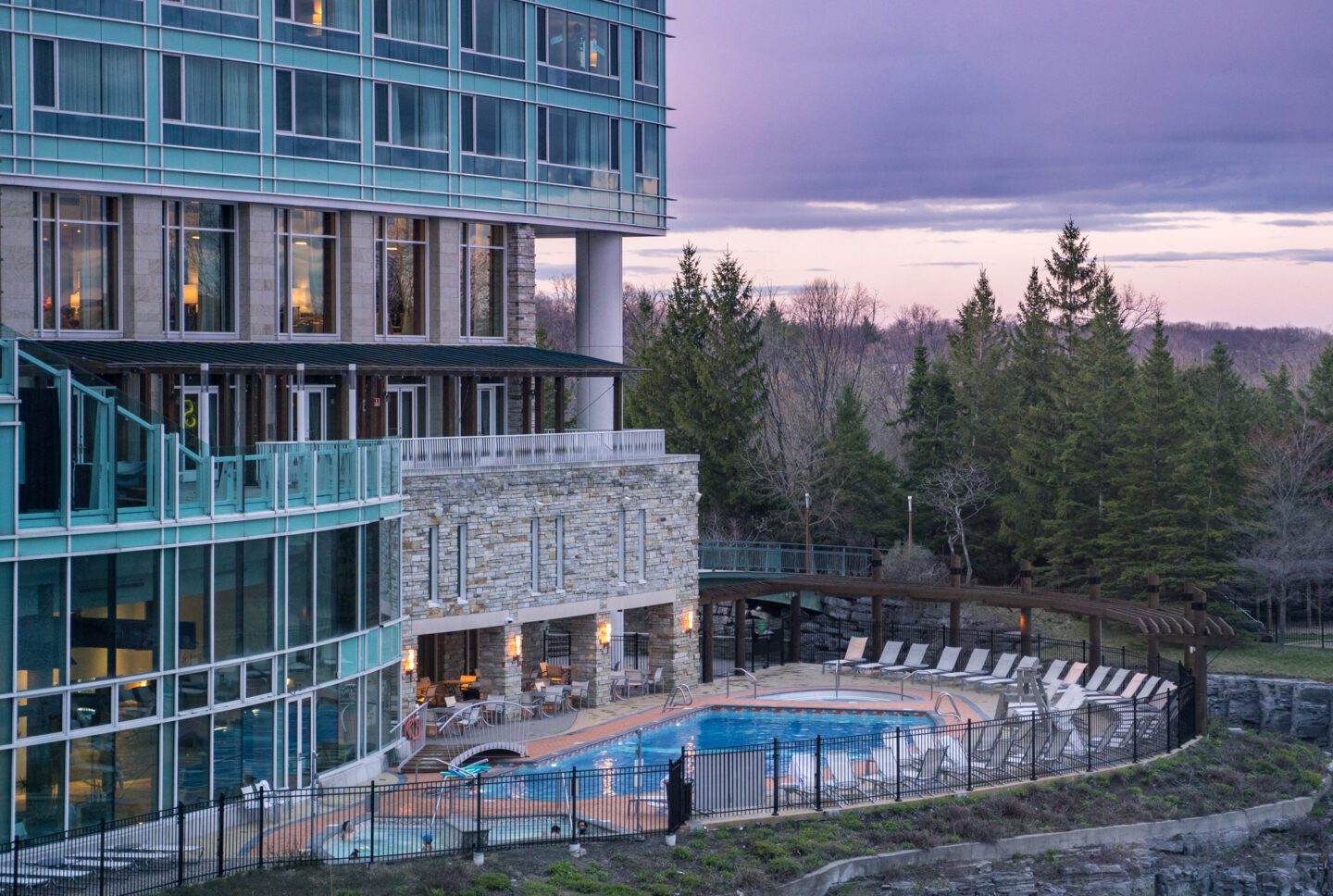 Hilton Lac-Leamy Pool