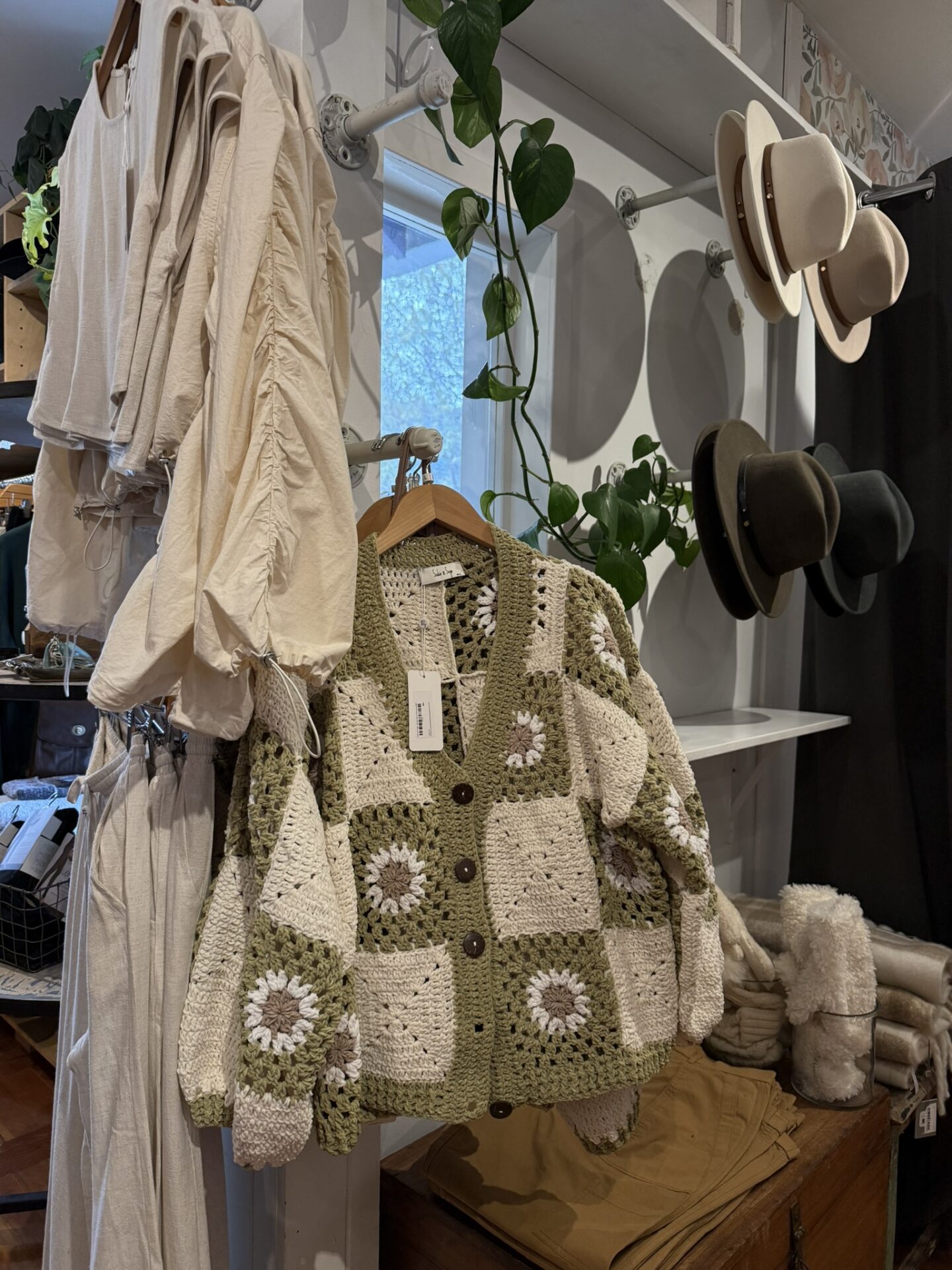 Twang and Pearl Salt Spring Island