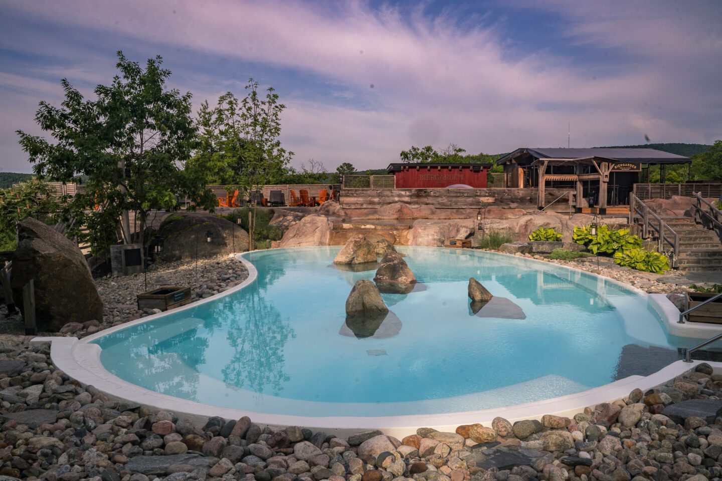 Thermal Pool Nordik Spa Chelsea, Quebec